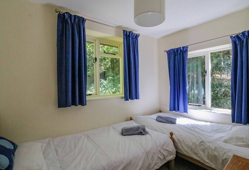 Fossil And The Cross Cottage