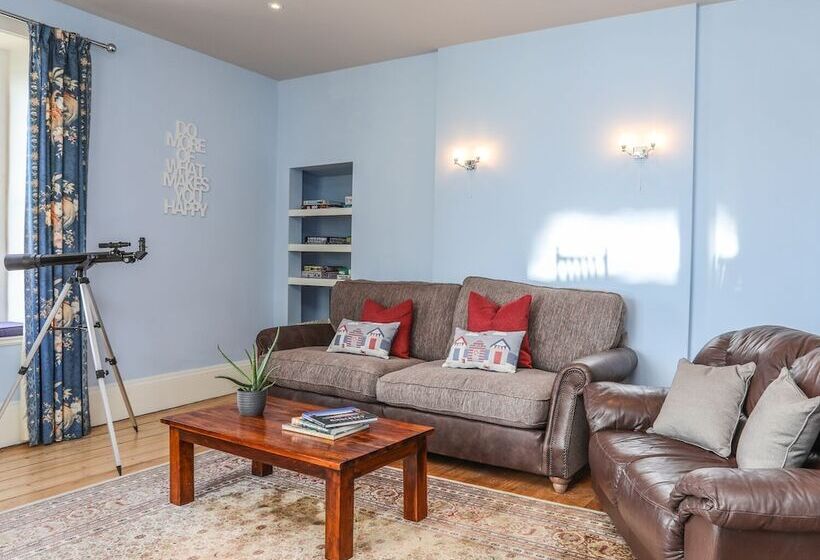 Gadlys House   Waters Edge