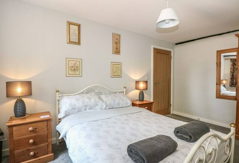 Hadleigh Farm Cottage