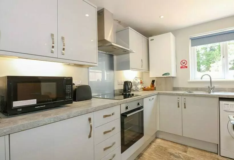 Hadleigh Farm Cottage