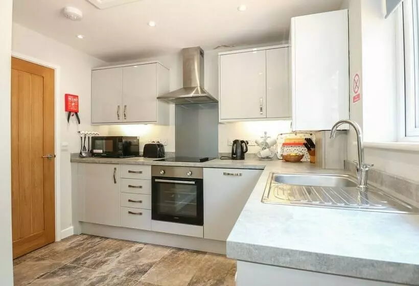 Hadleigh Farm Cottage