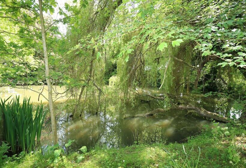 Hadleigh Farm Cottage