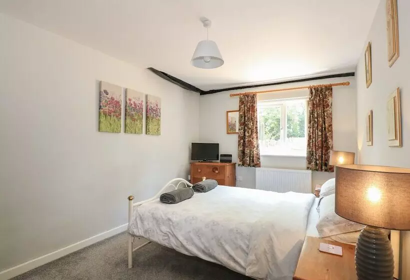 Hadleigh Farm Cottage