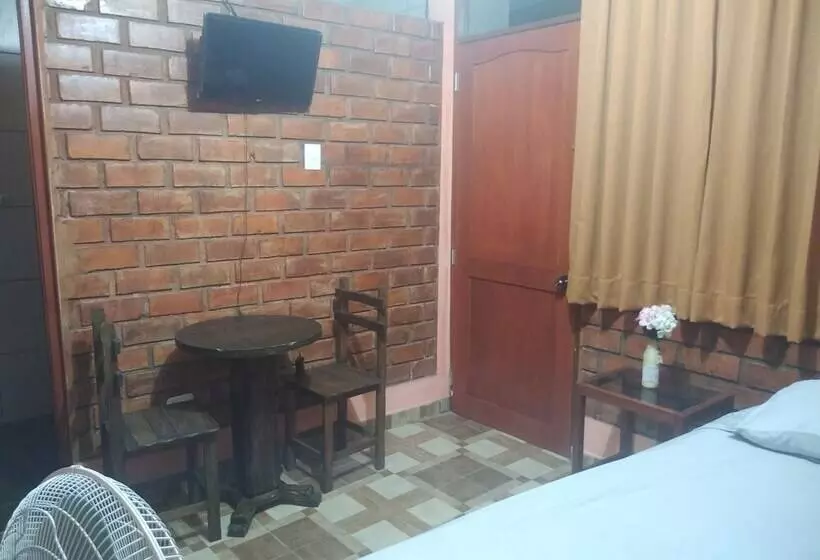 هتل Villa Huacachina