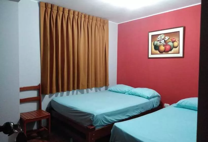 هتل Villa Huacachina