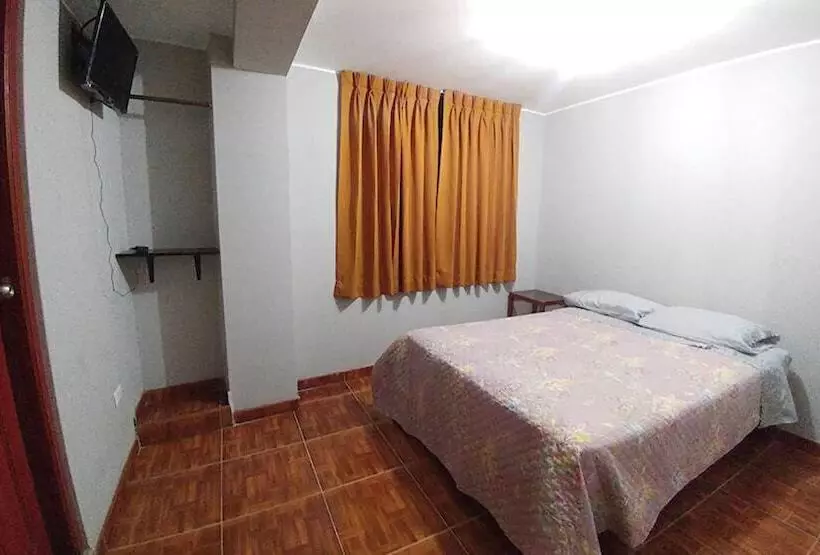 هتل Villa Huacachina