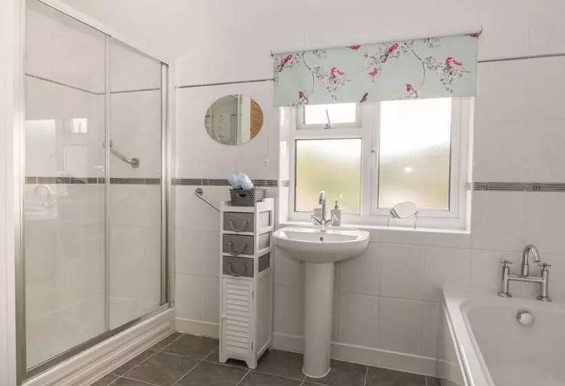 Humble Bee Cottage