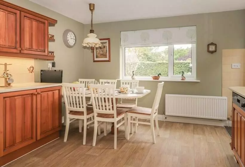 Humble Bee Cottage