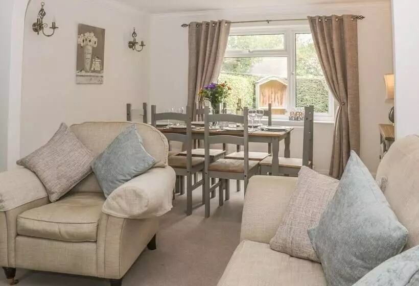 Humble Bee Cottage