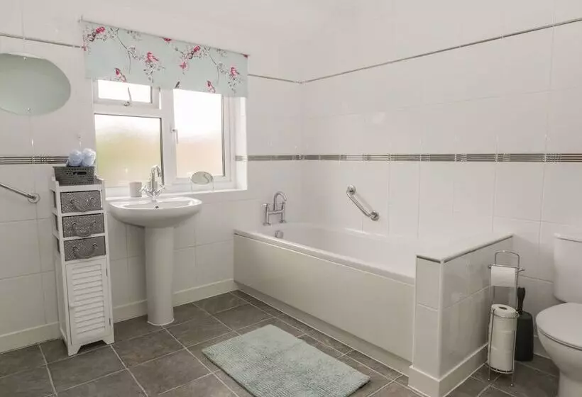 Humble Bee Cottage