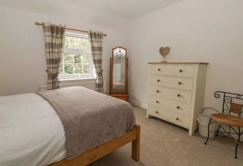 Humble Bee Cottage