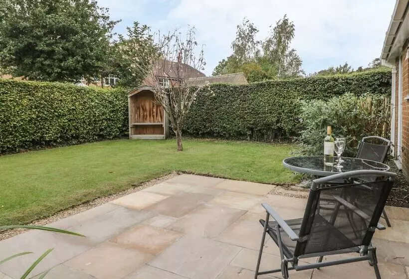 Humble Bee Cottage