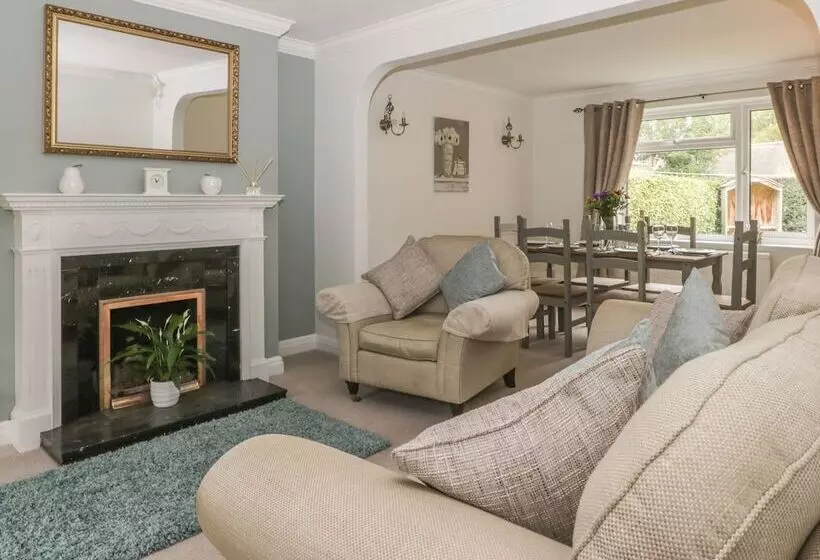 Humble Bee Cottage