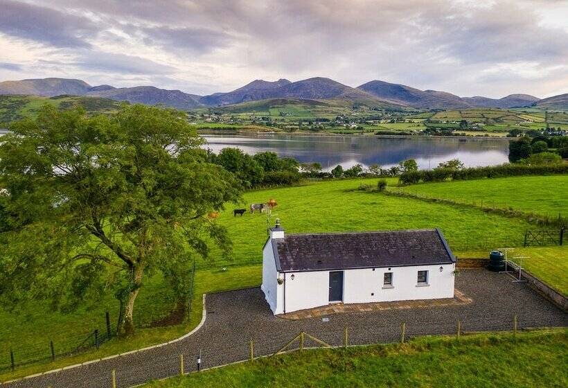 Lough Island Reavy Cottage