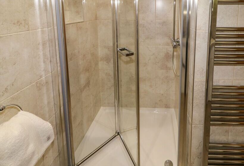 Lough Island Reavy Cottage