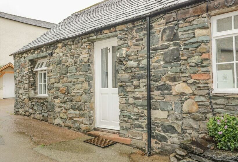 Mews Studio Cottage 7