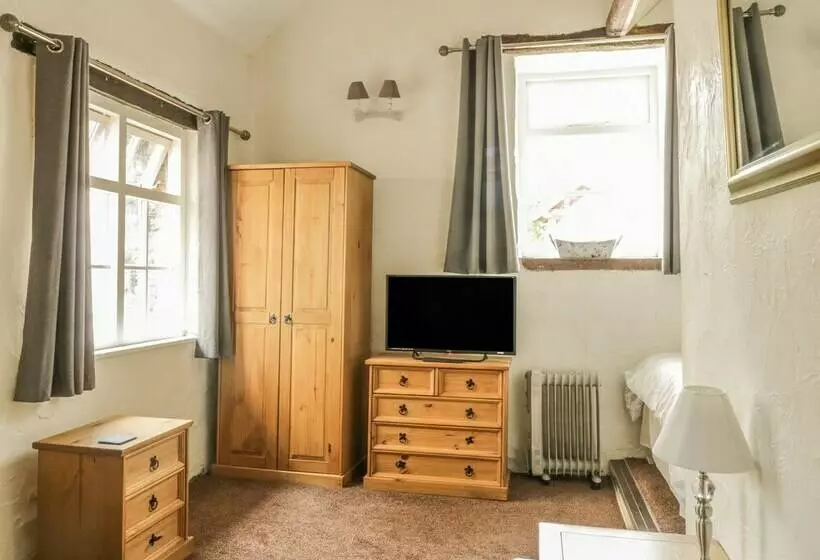 Mews Studio Cottage 7