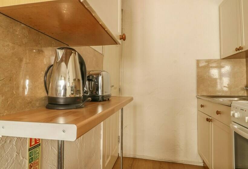 Mews Studio Cottage 7