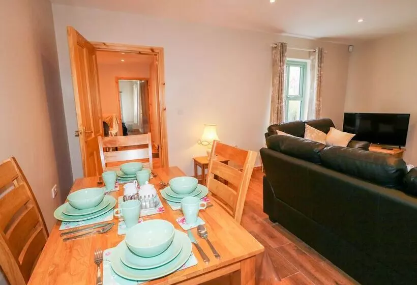 Minnie S Cottage, Killeavy