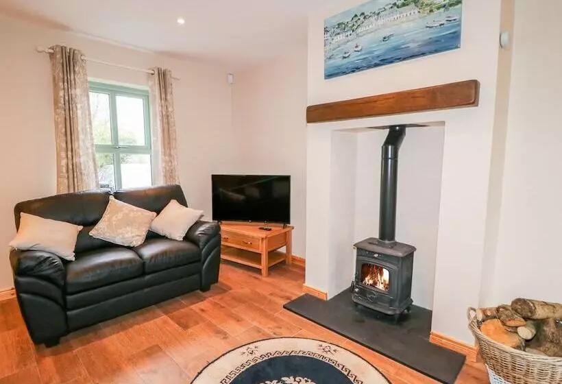 Minnie S Cottage, Killeavy