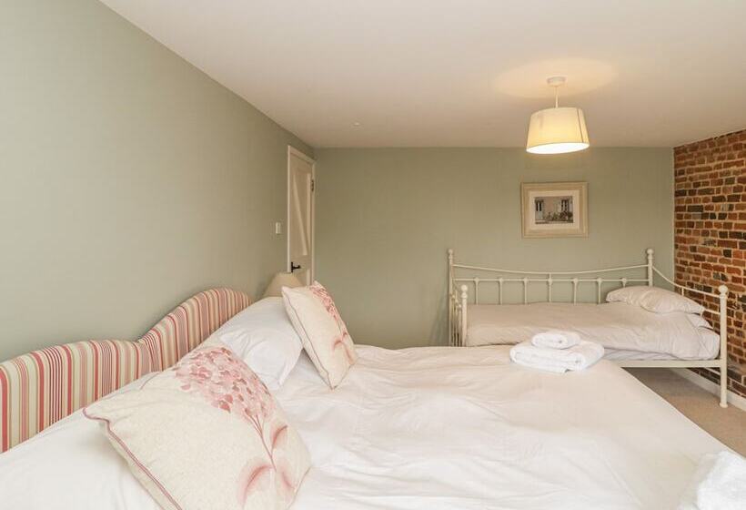 Newfield Farm Cottages