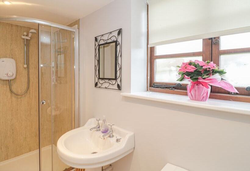 Newfield Farm Cottages