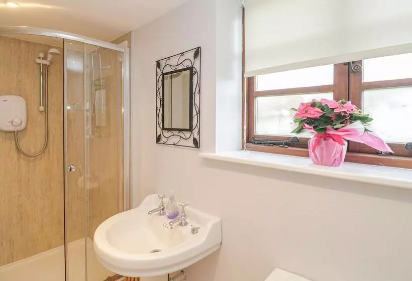 Newfield Farm Cottages