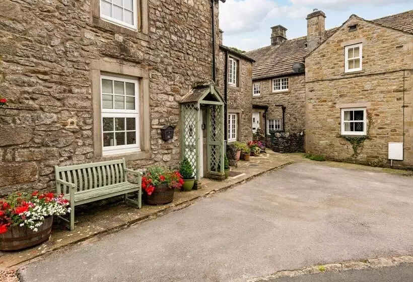 Pemba Cottage