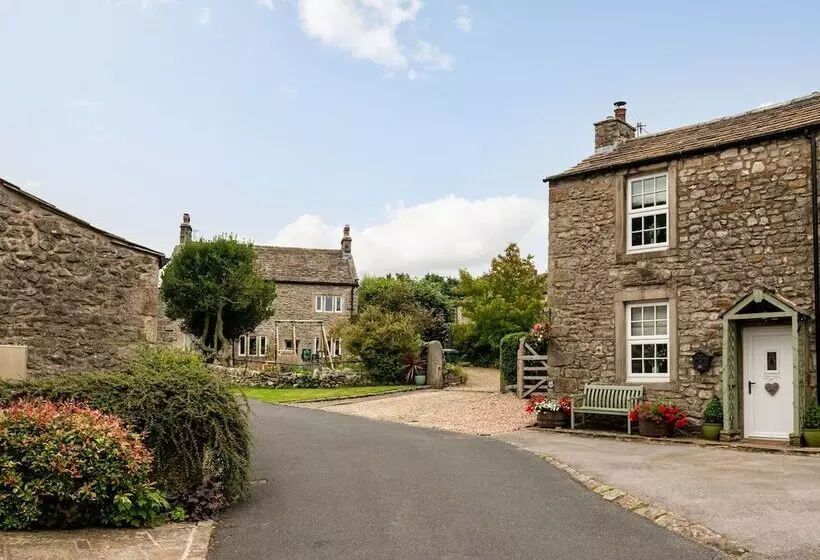 Pemba Cottage