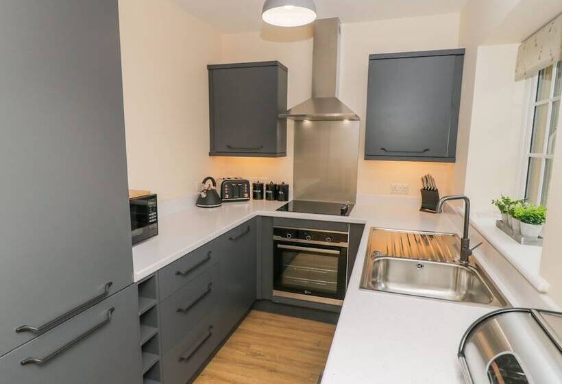 Ryedale Country Lodges   Hazel Lodge