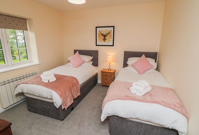 Ryedale Country Lodges   Hazel Lodge