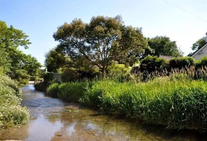 Sixpenny Cottage