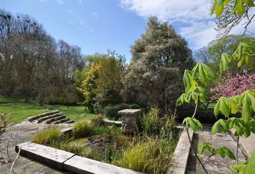 Sixpenny Cottage