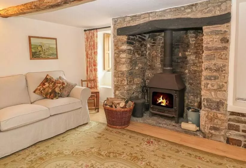 Turnpike Cottage