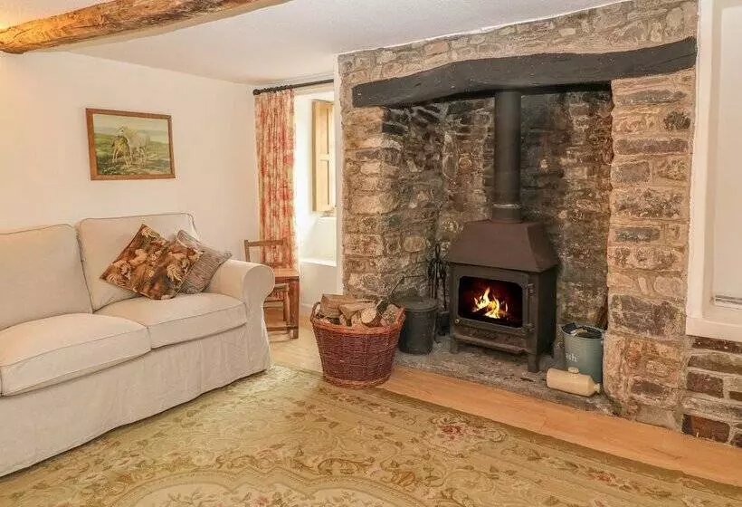 Turnpike Cottage