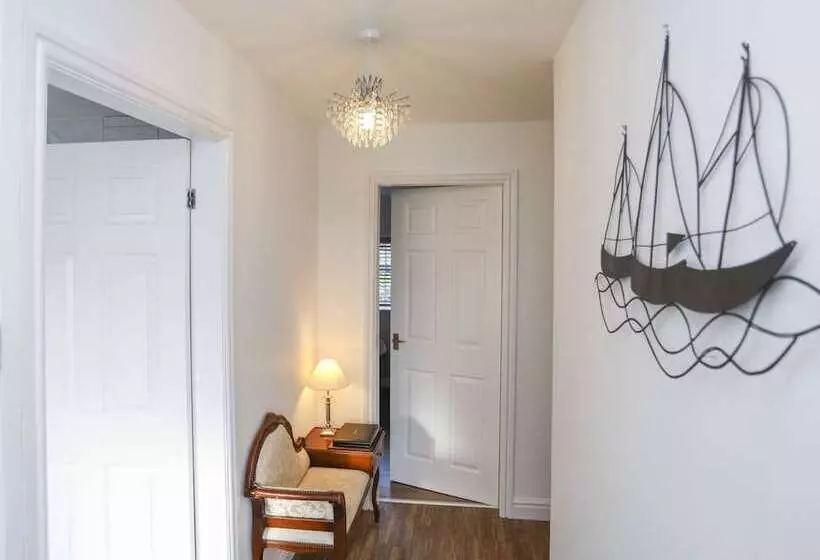 3 The Coach House   Penthouse Apartment