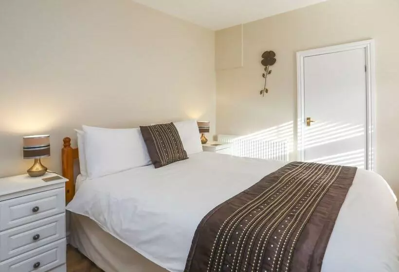 3 The Coach House   Penthouse Apartment