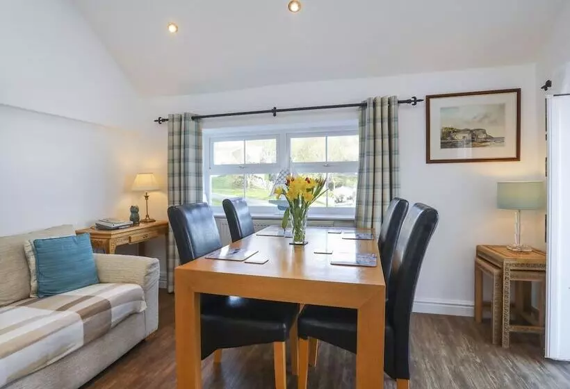 3 The Coach House   Penthouse Apartment