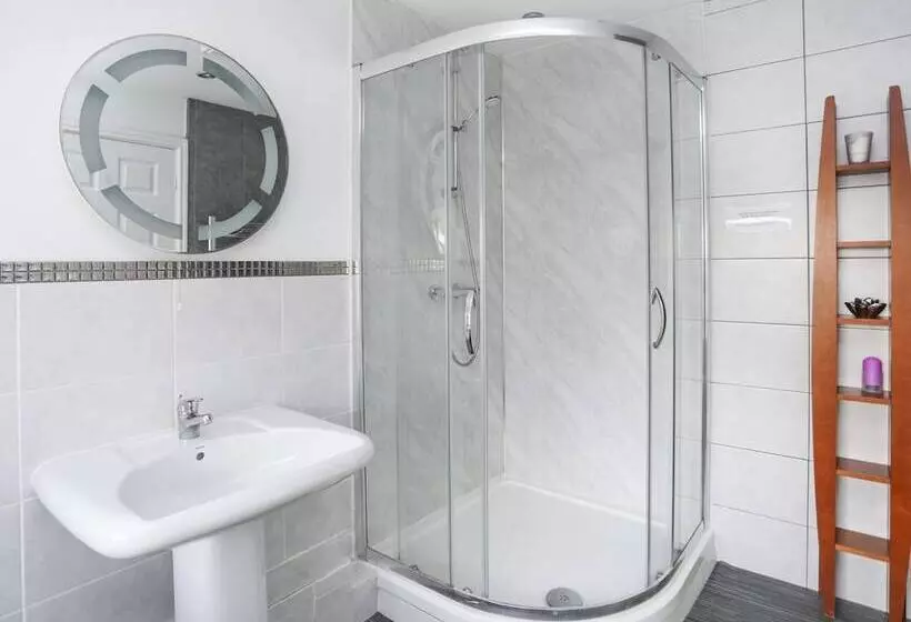 3 The Coach House   Penthouse Apartment