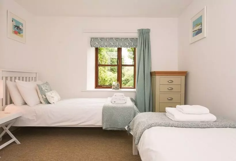 Lily Cottage