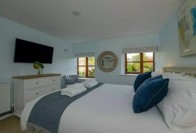 Lily Cottage