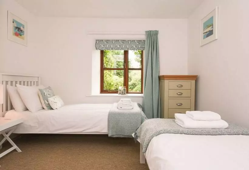 Lily Cottage