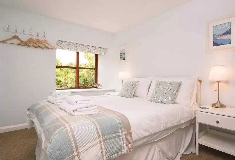Lily Cottage