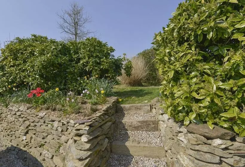 Lily Cottage