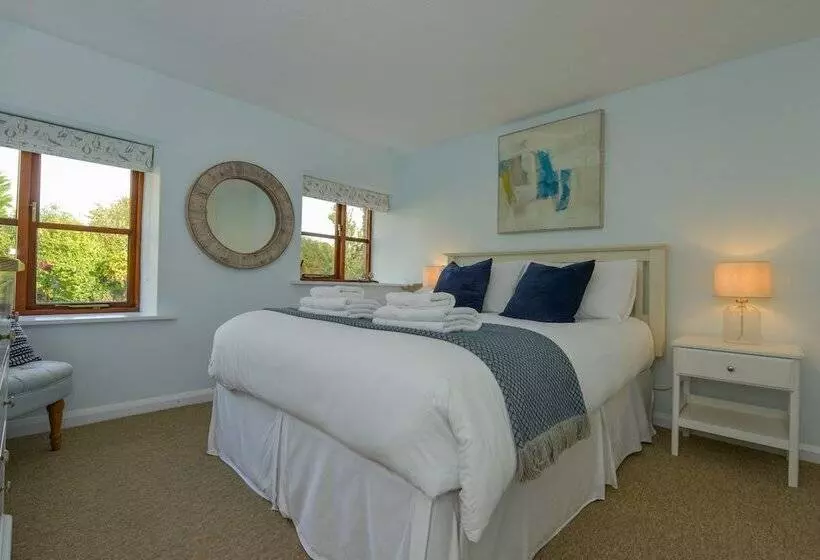 Lily Cottage