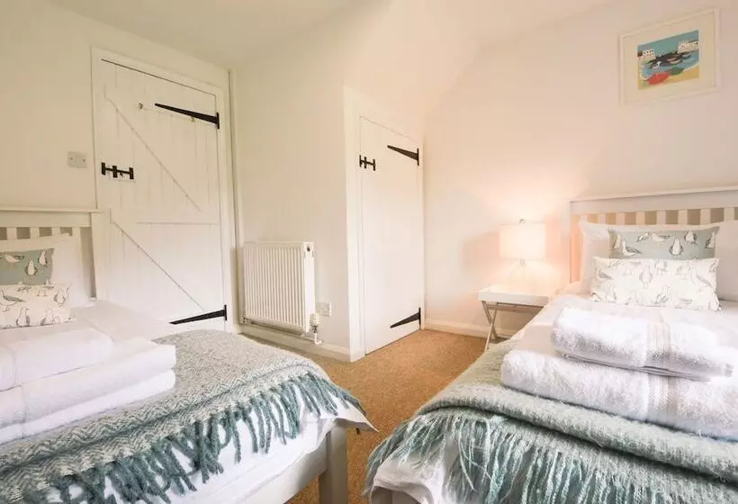 Lily Cottage