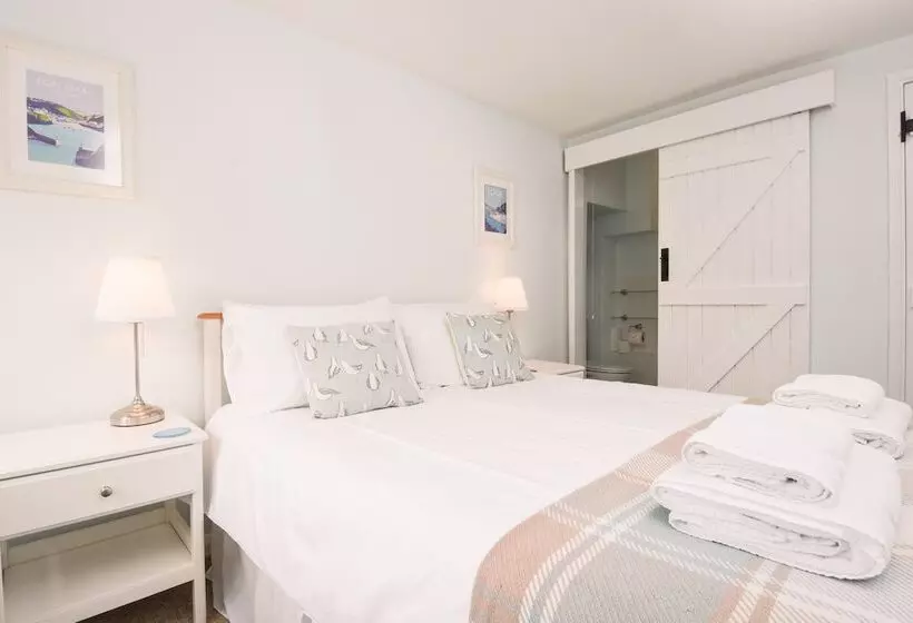 Lily Cottage