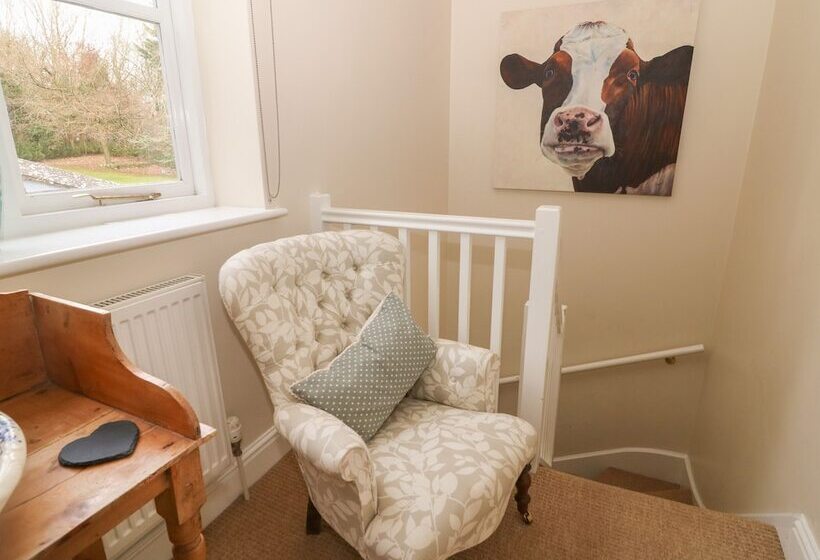 South Hill Farmhouse