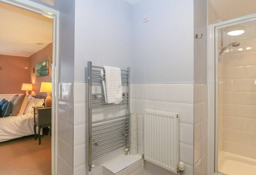 South Hill Farmhouse