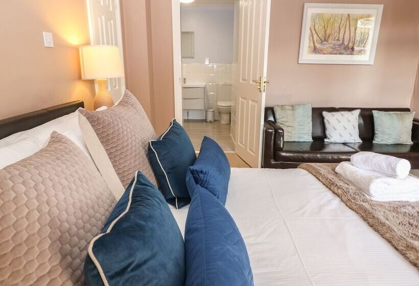 South Hill Farmhouse